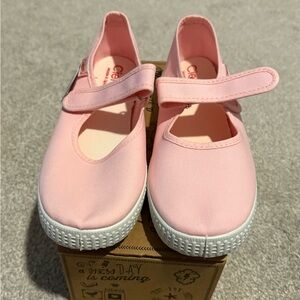 NWT Cientas Mary Jane shoes